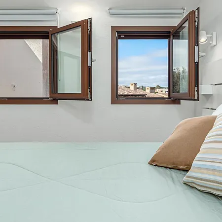 Ginepro - By And Service غولفو أرانتْشي