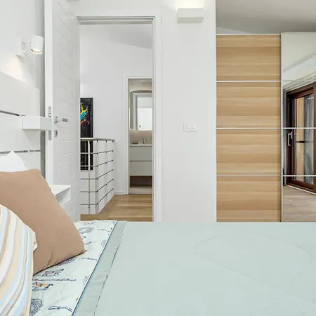 Ginepro - By And Service شقة